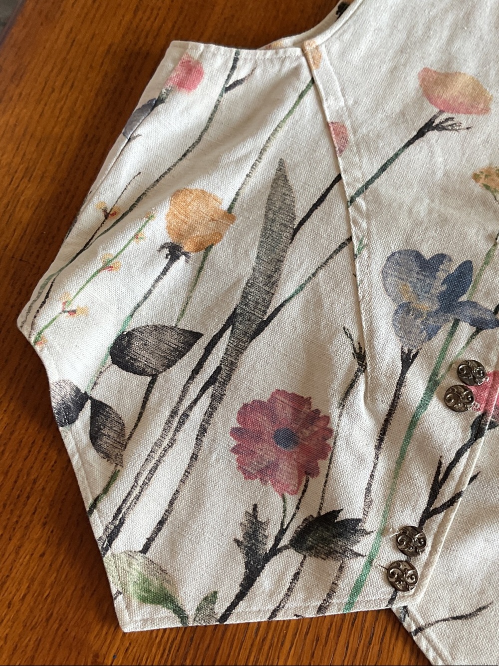 Coldwater Creek Floral painted Cream Vest Women NWOT PTP 19” medium fall floral - Picture 8 of 14